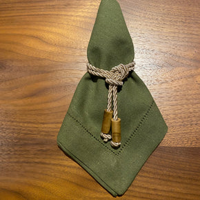 GUARDANAPO LINHO MISTO COM PONTO AJOUR VERDE MILITAR MESA & CIA