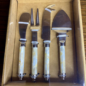 CONJUNTO 4 FACAS PARA QUEIJO CABOS MADREPÉROLA.