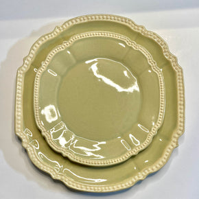 https://sosweetkasa.com.br/products/prato-de-sobremesa-verde-celadon-com-borda-de-bolinhas