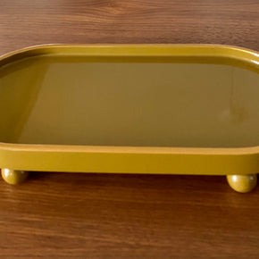 BANDEJA OVAL EM LACA COM PEZINHOS COR AÇAFRÃO VINTAGE+