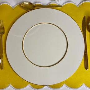 Chique e versátil, pois combina com qualquer decoração de mesa posta.