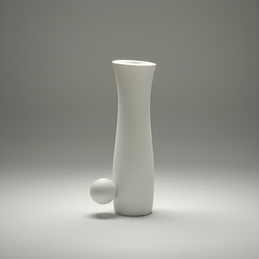Vaso solitário Lis em madeira com tubo de vidro acoplado e bola decorativa em madeira.